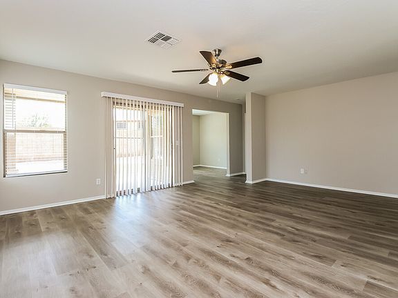 4th image of 3107 W Park St