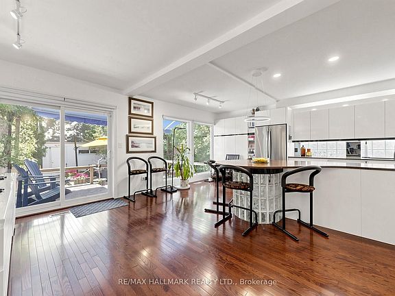 4th image of 63 Saint Clements Ave