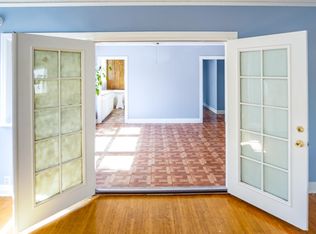 1061 N Los Robles Ave, Pasadena, CA 91104