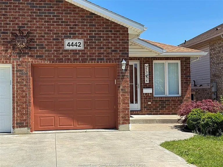 4442 Tumbleweed Cres — Photo 4