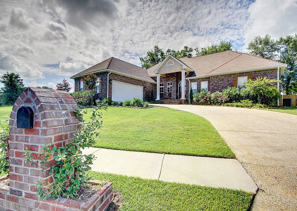 1st image of 13231 Tiara Dr