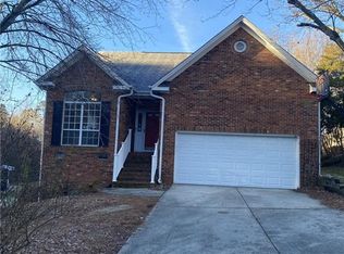 4 Bitter Creek Ln, Greensboro, NC 27407