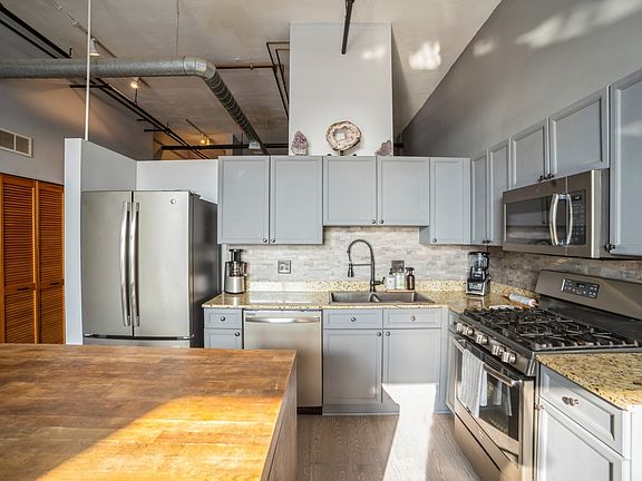 3rd image of 2024 S Wabash Ave APT 605