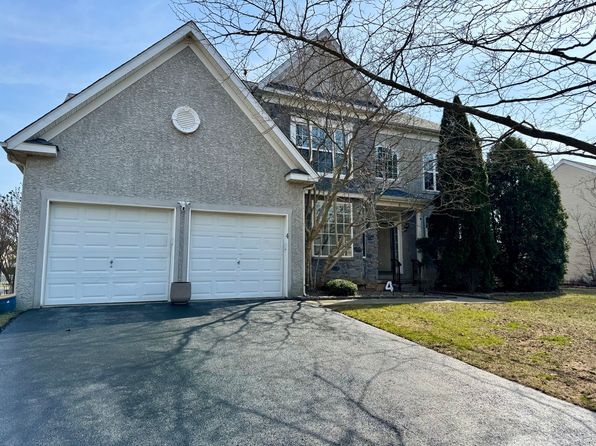 4 Hogan Cir