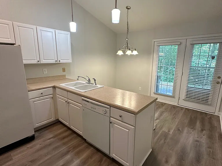 2651 Hitchcock Dr — Photo 6