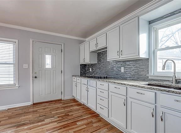 5th image of 2901 S 25th St