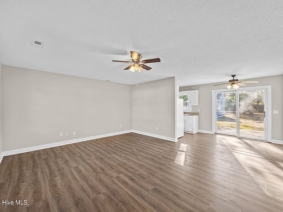 5th image of 415 Horn Road