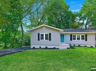 6 Tamarack Trl, Stockholm, NJ 07460