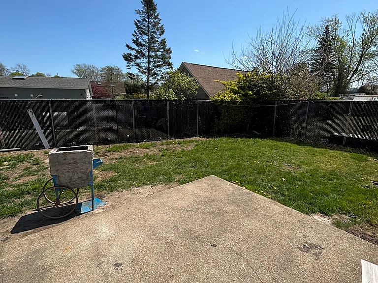 Brentwood Rd — Photo 23