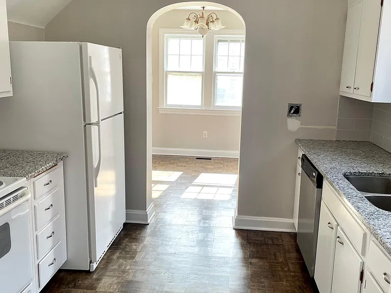 1321 Charleston Ave — Photo 14