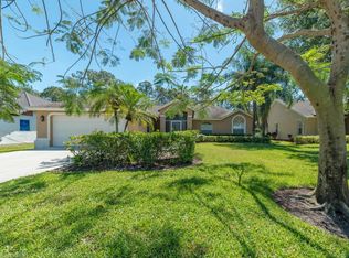 418 Dundee Ct, Naples, FL 34104
