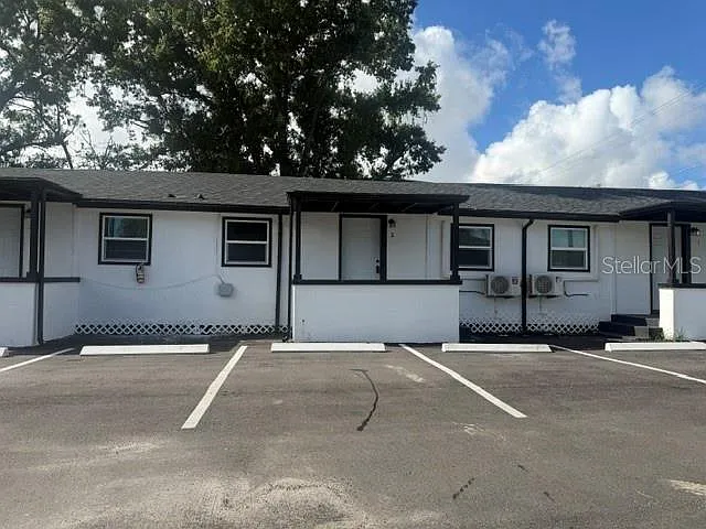 4605 N Hubert Ave #2
