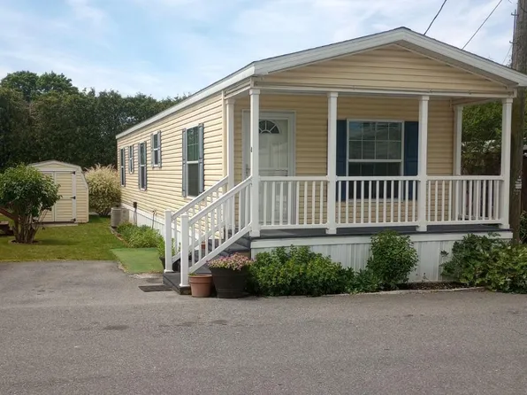 8 Green Acres Ln, New Holland, PA 17557