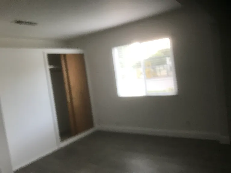 105 Lombardy Ln — Photo 6