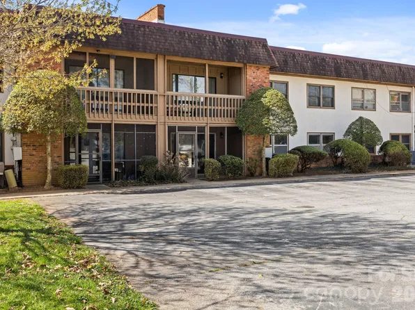 427 6th Ave W APT A-11, Hendersonville, NC 28739