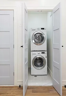 Rented by REAL New York | media 6