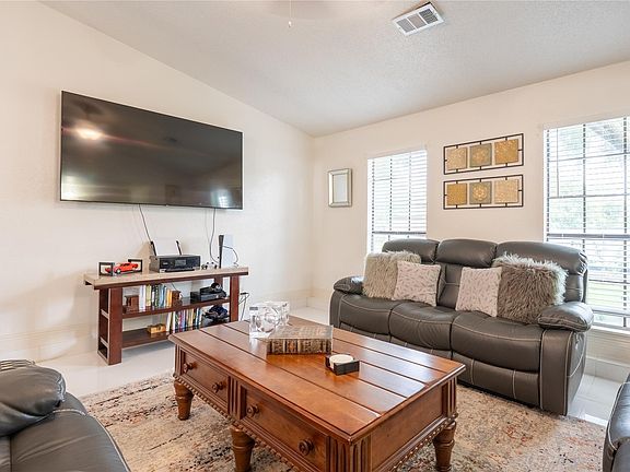 4th image of 5518 Lerwick Dr
