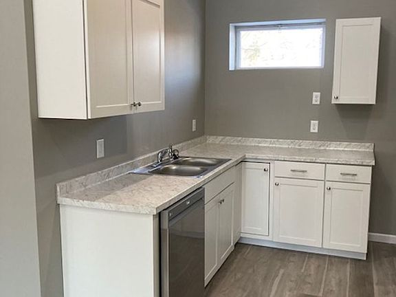 3rd image of 2119-2121 Grand Central Ave #2121C