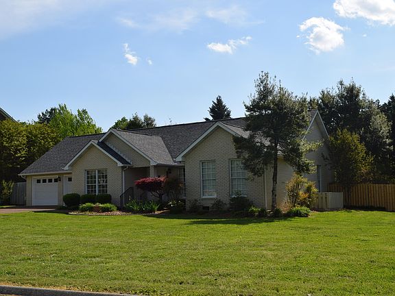 3rd image of 10718 Eagle Glen Dr