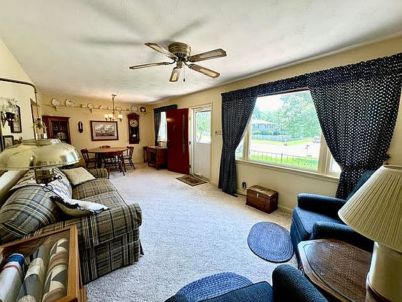5th image of 606 Robert Webb Dr