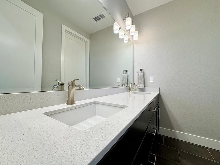 1628 Huntley Trl — Photo 32