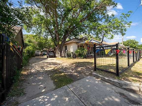 2nd image of 2332 houston