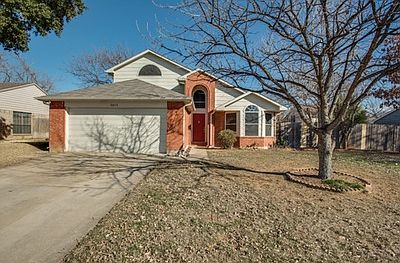 1st image of 2613 Fountainview Dr