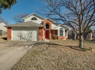 2613 Fountainview Dr, Corinth, TX 76210
