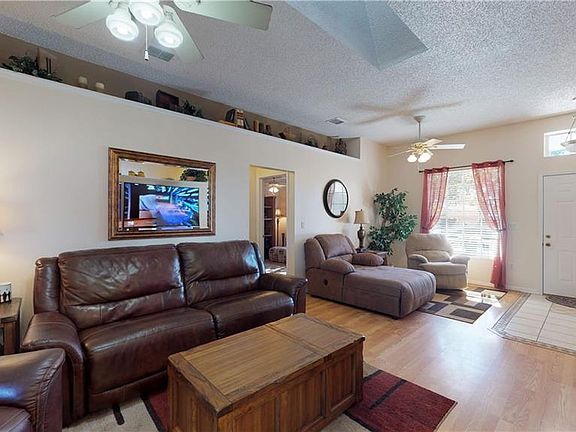5th image of 2783 Theresa Dr