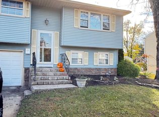 606 Price Dr, Westampton, NJ 08060