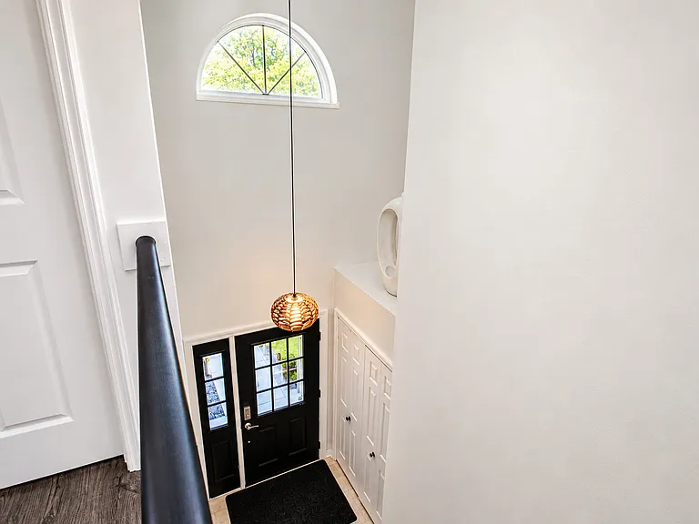 313 Sheffield Dr — Photo 4