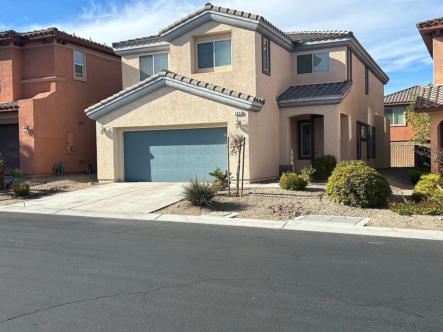 4 Bedroom home in Rhodes Ranch — Photo 1