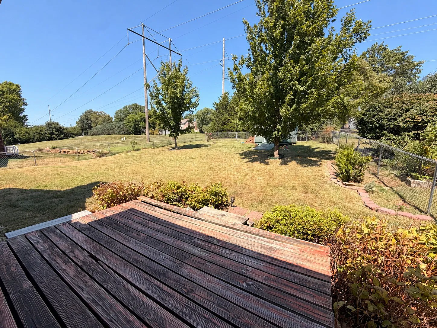 3 Bed/2 Bath Single Family Home With 2 Car Garage, Fenced Yard, and Finished Basement — Photo 2