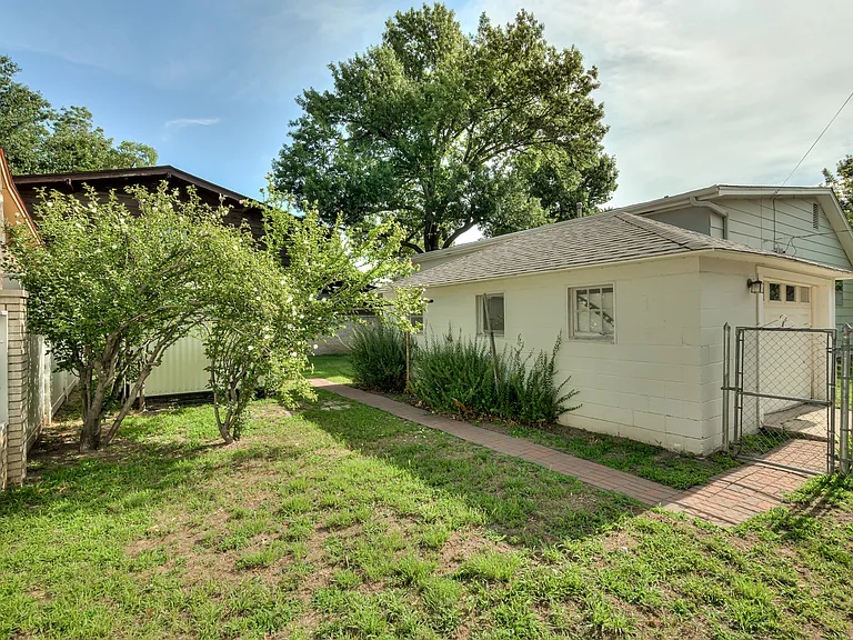 4701 N Peniel Ave — Photo 38