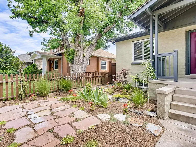 1596 S Lincoln St — Photo 24