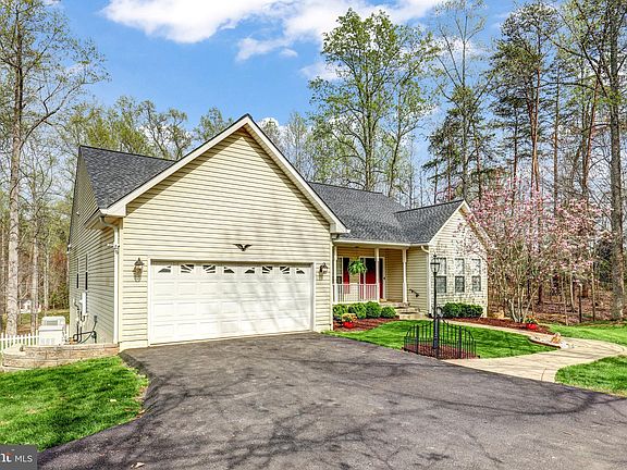 3rd image of 56 Coakley Ln