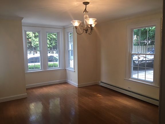 4th image of 19 Avenue A