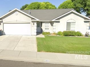 1477 Bradley St, Twin Falls, ID 83301