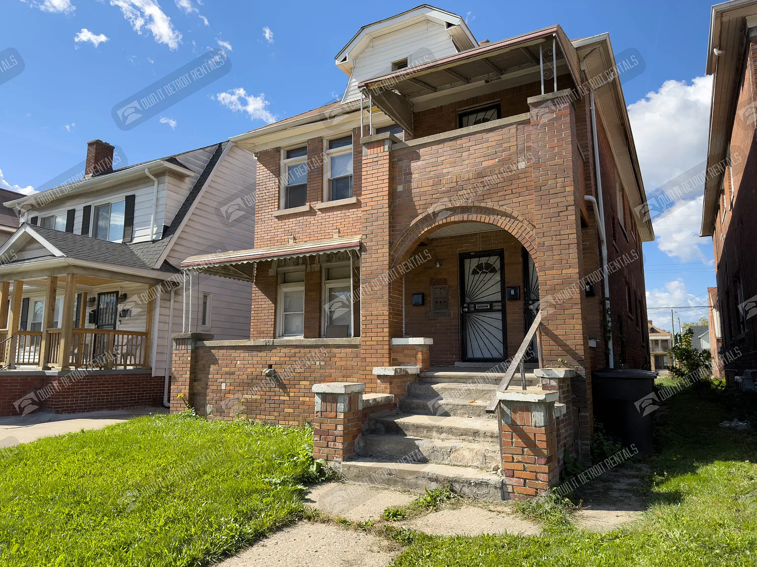Lower Unit Multi Family 3 Bed 1 Bath — Photo 2