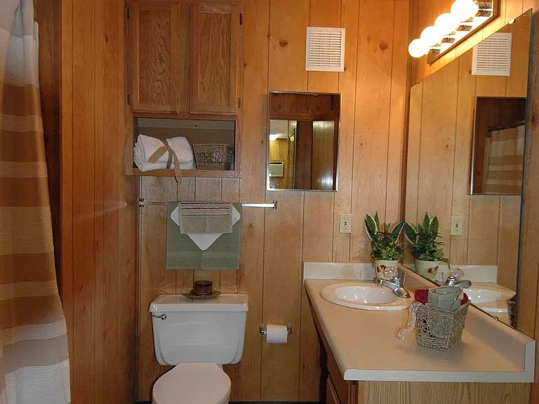 Crestview Apartments — Photo 34