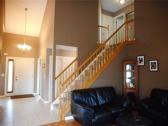 2nd image of 376 East St