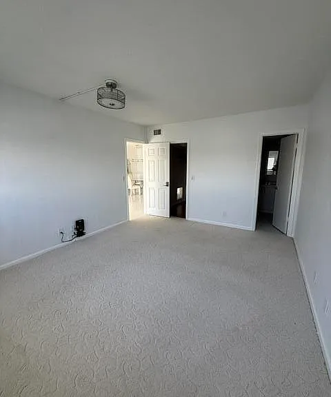 29 Yacht Club Dr #304 — Photo 16