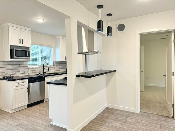 2nd image of 3626-3654 Eagle St #3644