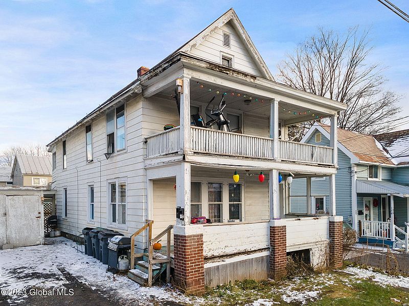 3rd image of 130 France Lane