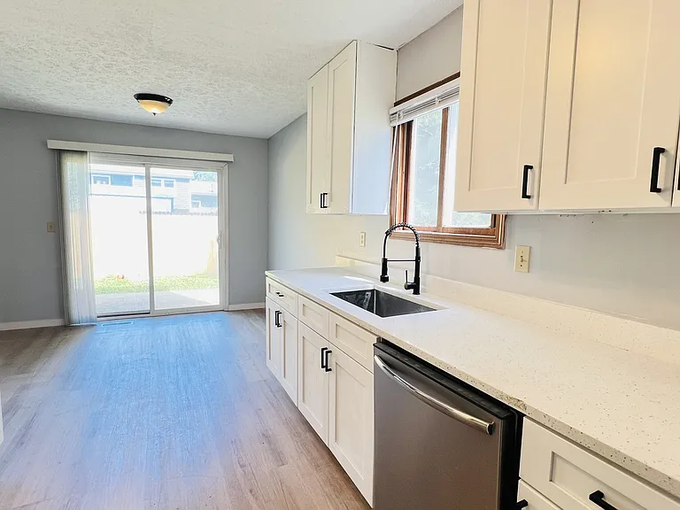 431 S Village Ct #1 — Photo 6