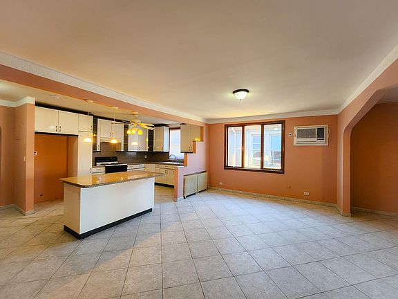 4th image of 2455 85th St APT 2