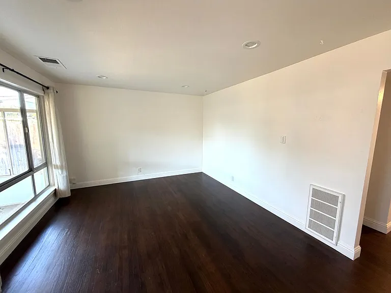 1704 Castle Ct — Photo 12