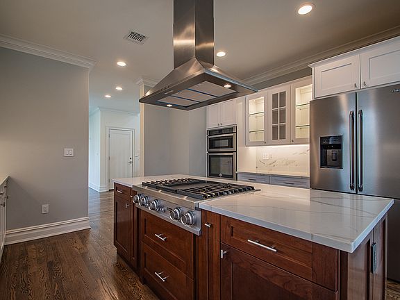 3rd image of 31-15 Norwood Dr #1X
