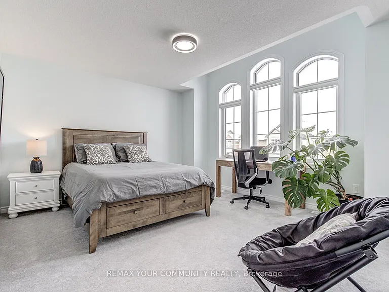 953 Barton Way — Photo 36