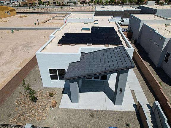 2nd image of 2225 Dekooning Ave SE
